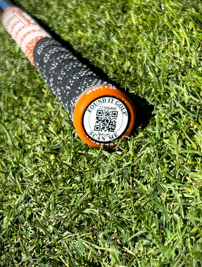 Golf club with QR code tag